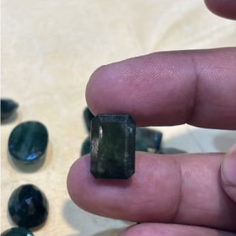 Emerald Zambian 10ct - Royal Gems